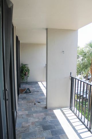 1830 Embassy Drive 306, West Palm Beach, FL 33401