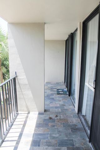 1830 Embassy Drive 306, West Palm Beach, FL 33401
