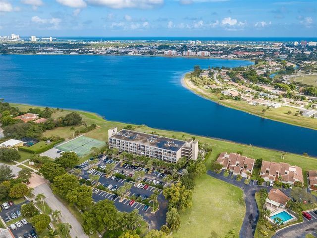 1830 Embassy Drive 306, West Palm Beach, FL 33401