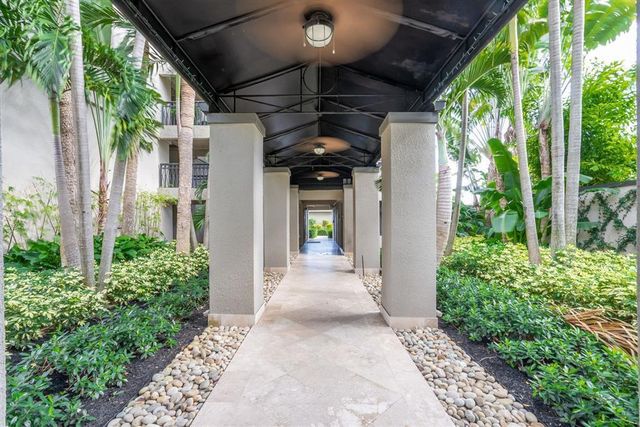 1830 Embassy Drive 306, West Palm Beach, FL 33401