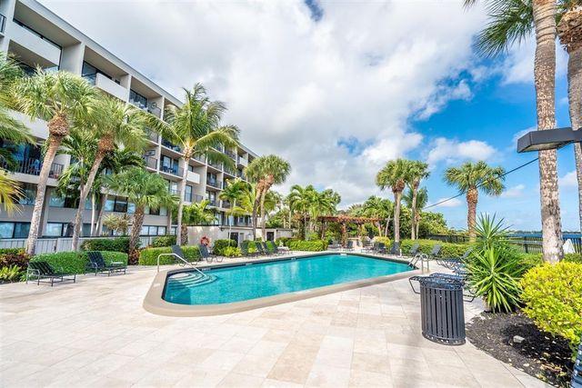 1830 Embassy Drive 306, West Palm Beach, FL 33401