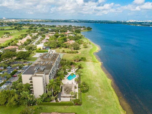 1830 Embassy Drive 306, West Palm Beach, FL 33401