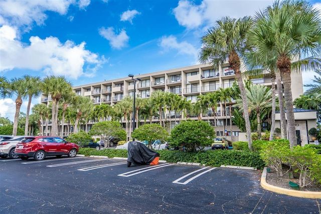 1830 Embassy Drive 306, West Palm Beach, FL 33401