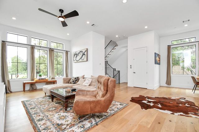 2303 Yupon Street, Houston, TX 77006