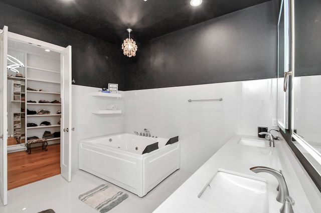 2303 Yupon Street, Houston, TX 77006