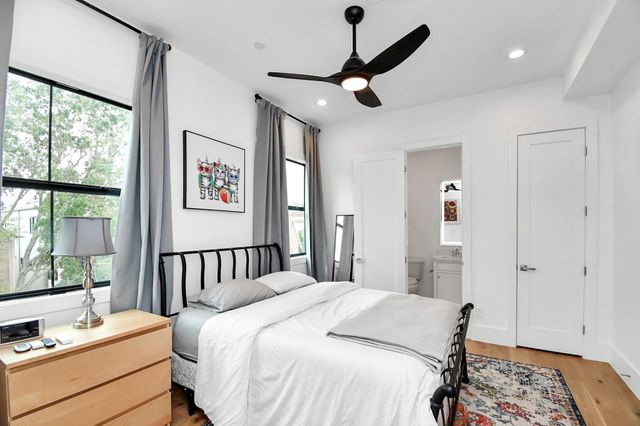 2303 Yupon Street, Houston, TX 77006