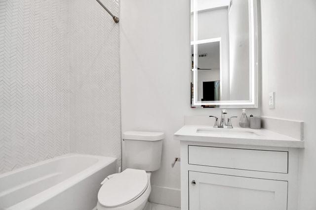 2303 Yupon Street, Houston, TX 77006