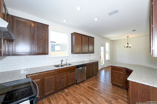 6511 RUNAWAY ROW, Converse, TX 78109