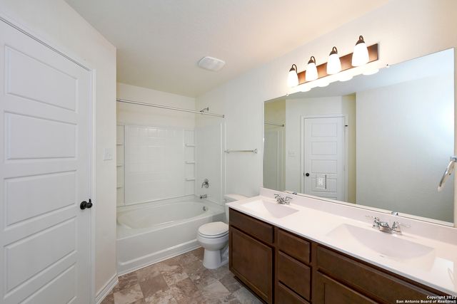 6511 RUNAWAY ROW, Converse, TX 78109