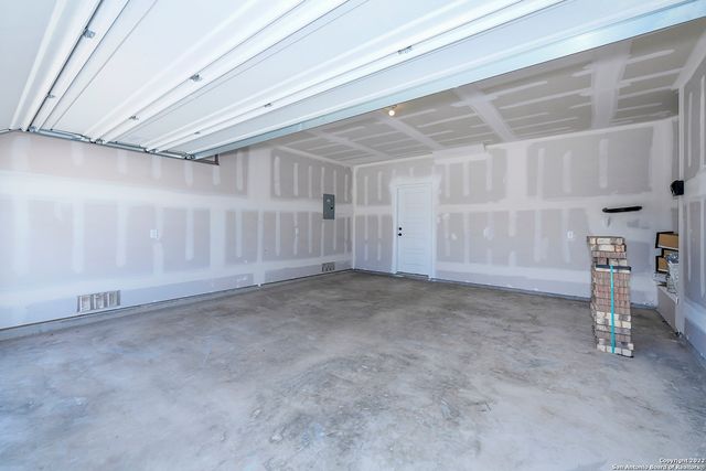 6511 RUNAWAY ROW, Converse, TX 78109