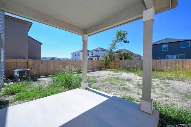 6511 RUNAWAY ROW, Converse, TX 78109