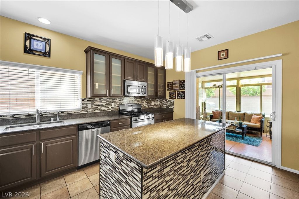 205 Gemstone Hill Avenue, North Las Vegas, NV 89031 — photo 2