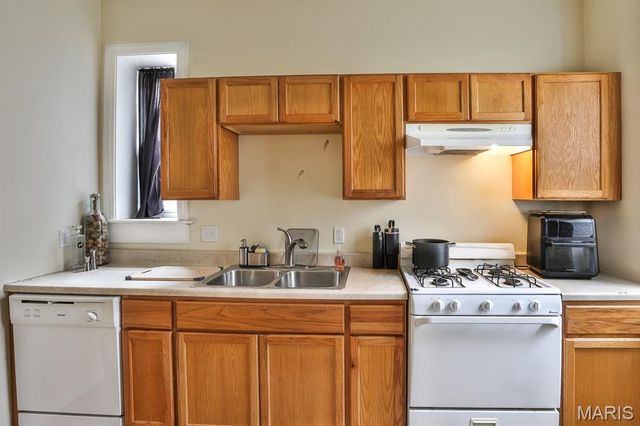4420 Sexauer Avenue, St Louis, MO 63115