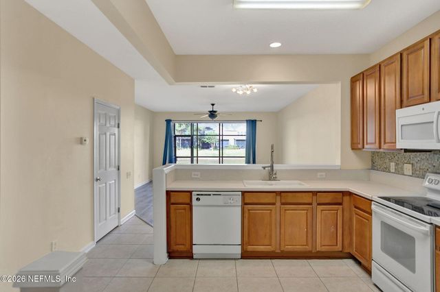 7518 RED CRANE Lane, Jacksonville, FL 32256