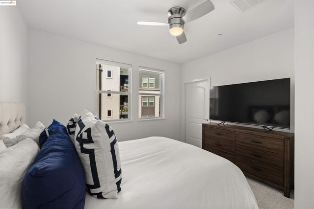 2836 Tradewind Dr, Alameda, CA 94501