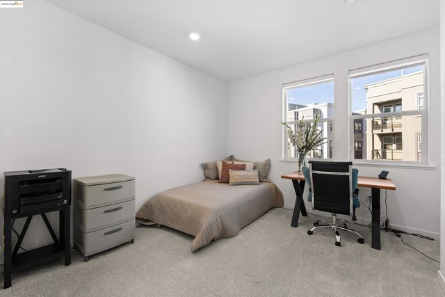 2836 Tradewind Dr, Alameda, CA 94501