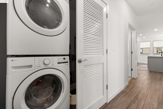 2836 Tradewind Dr, Alameda, CA 94501