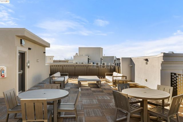 2836 Tradewind Dr, Alameda, CA 94501