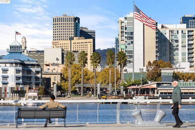 2836 Tradewind Dr, Alameda, CA 94501