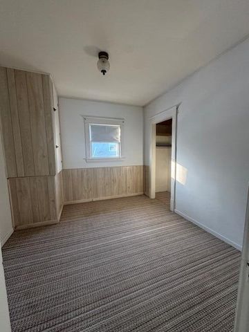 329 W Forest Avenue, Muskegon, MI 49441