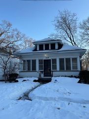 329 W Forest Avenue, Muskegon, MI 49441