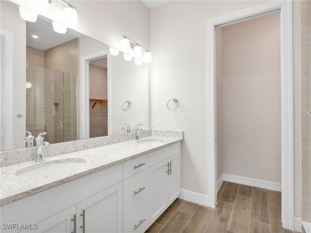 268 Indies DR E 201, Naples, FL 34114