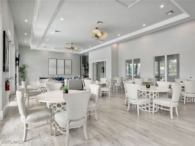 268 Indies DR E 201, Naples, FL 34114