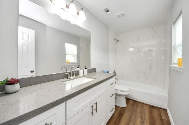 5634 Beldart Street, Houston, TX 77033
