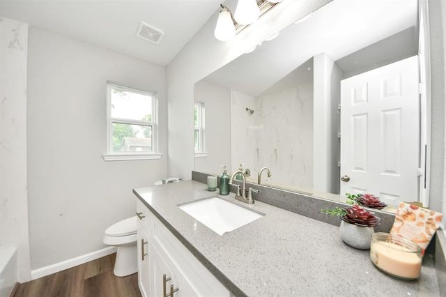 5634 Beldart Street, Houston, TX 77033