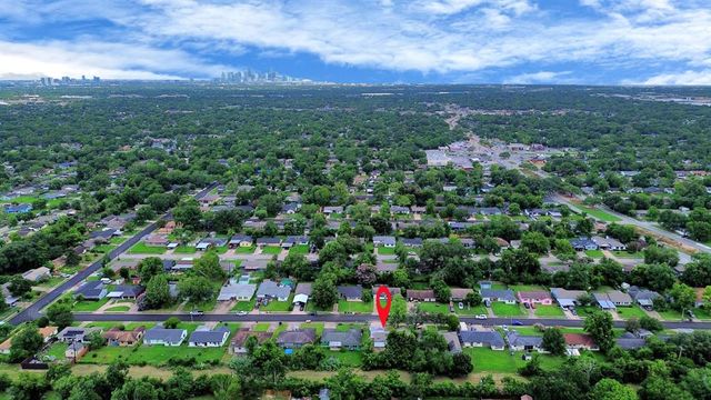 5634 Beldart Street, Houston, TX 77033