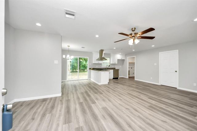 5634 Beldart Street, Houston, TX 77033