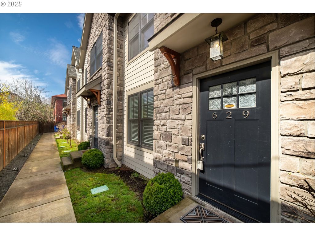 623 Ne Randall Ave, Portland, OR 97232