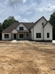 1183 Hangar Rd, Springfield, TN 37172