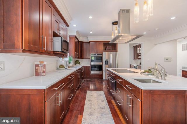 9715 SINGLETON DR, Bethesda, MD 20817