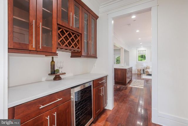 9715 SINGLETON DR, Bethesda, MD 20817