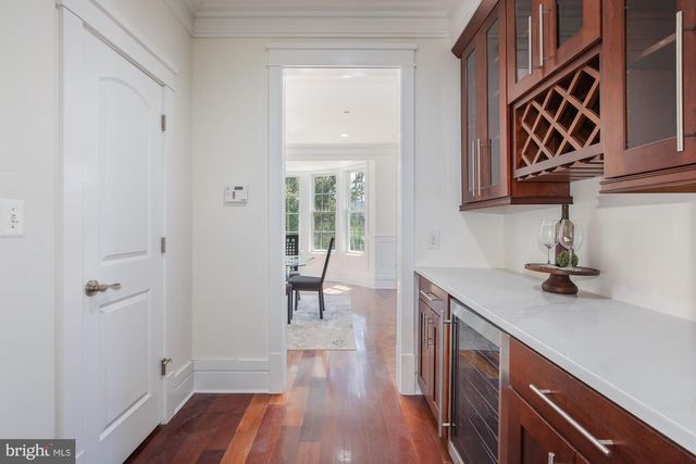 9715 SINGLETON DR, Bethesda, MD 20817