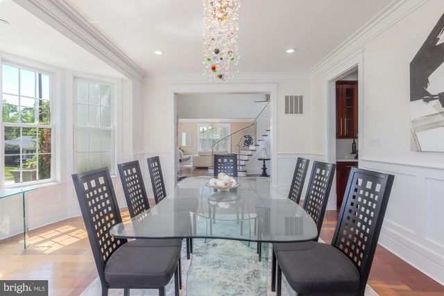 9715 SINGLETON DR, Bethesda, MD 20817