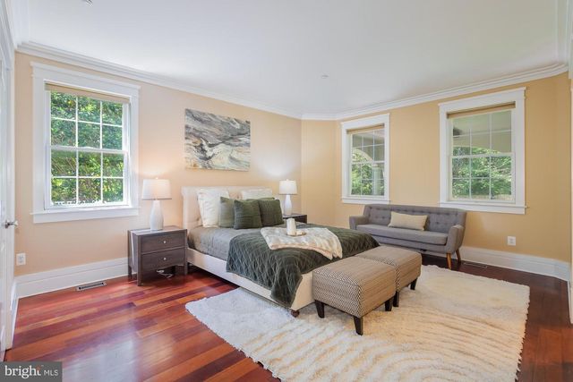 9715 SINGLETON DR, Bethesda, MD 20817