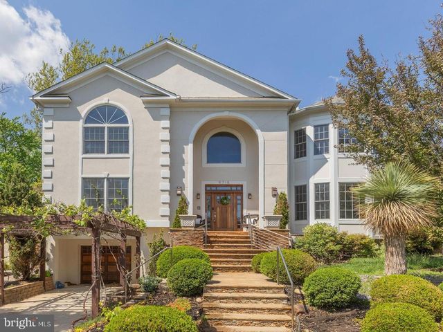 9715 SINGLETON DR, Bethesda, MD 20817