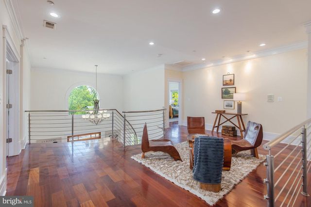 9715 SINGLETON DR, Bethesda, MD 20817
