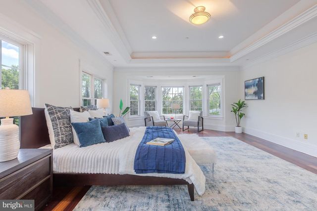 9715 SINGLETON DR, Bethesda, MD 20817