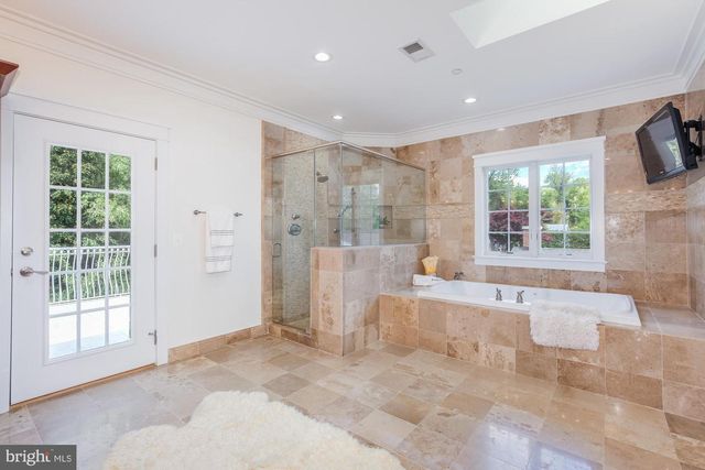 9715 SINGLETON DR, Bethesda, MD 20817