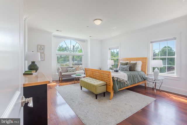 9715 SINGLETON DR, Bethesda, MD 20817