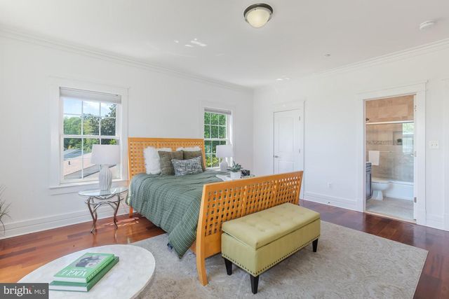 9715 SINGLETON DR, Bethesda, MD 20817