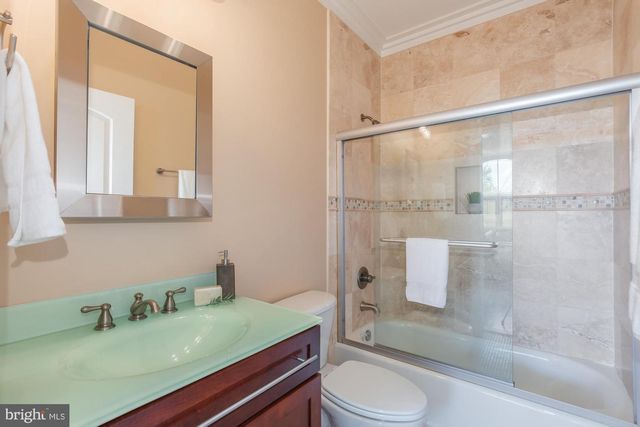9715 SINGLETON DR, Bethesda, MD 20817
