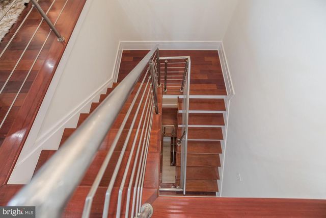 9715 SINGLETON DR, Bethesda, MD 20817