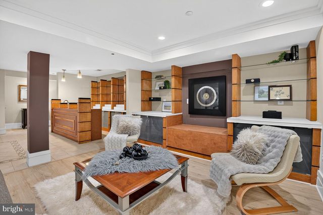 9715 SINGLETON DR, Bethesda, MD 20817