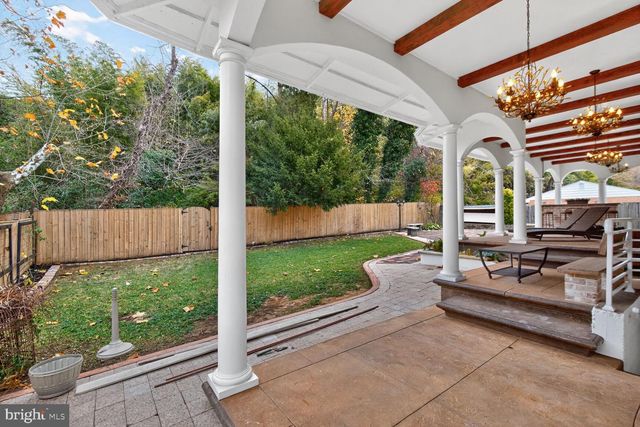 9715 SINGLETON DR, Bethesda, MD 20817