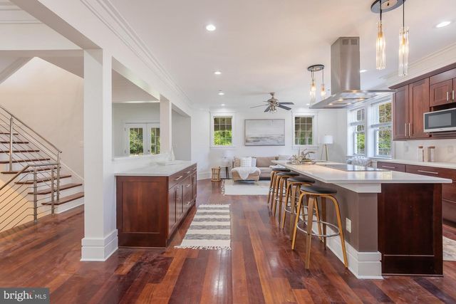 9715 SINGLETON DR, Bethesda, MD 20817