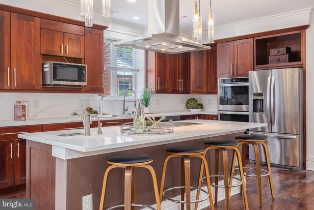 9715 SINGLETON DR, Bethesda, MD 20817